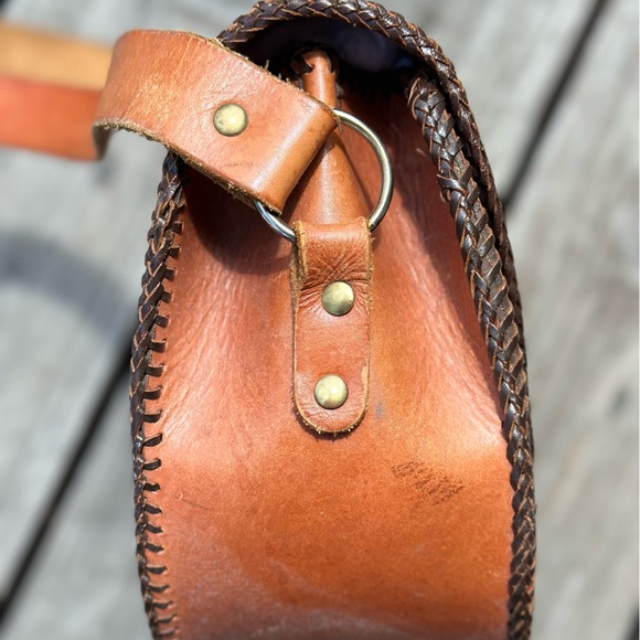 Beautiful Vintage 70s-ish Hand Tooled Leather Purse - Picture 11 of 12